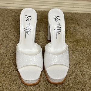 White Faux snake skin textured pumps